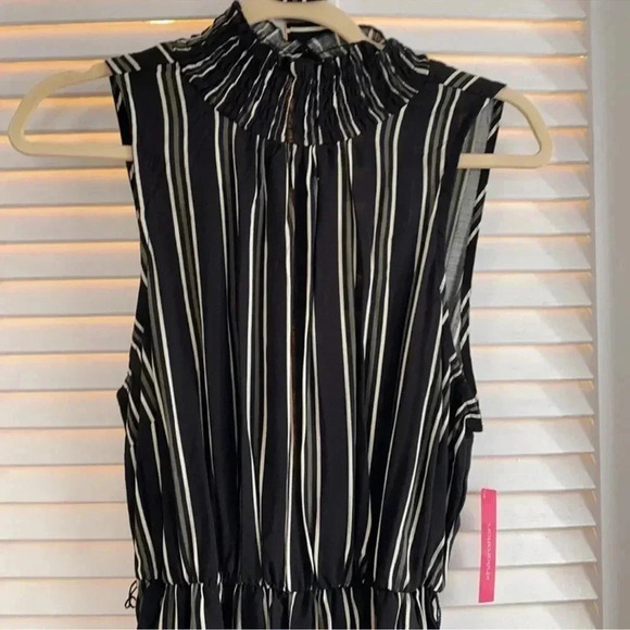 Target Xhilaration Black & White Striped Turtleneck Sleeveless Romper-Size M - Picture 4 of 6